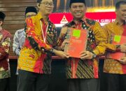 Kankemenag Padang Dianugerahi Piagam Penghargaan Literasi