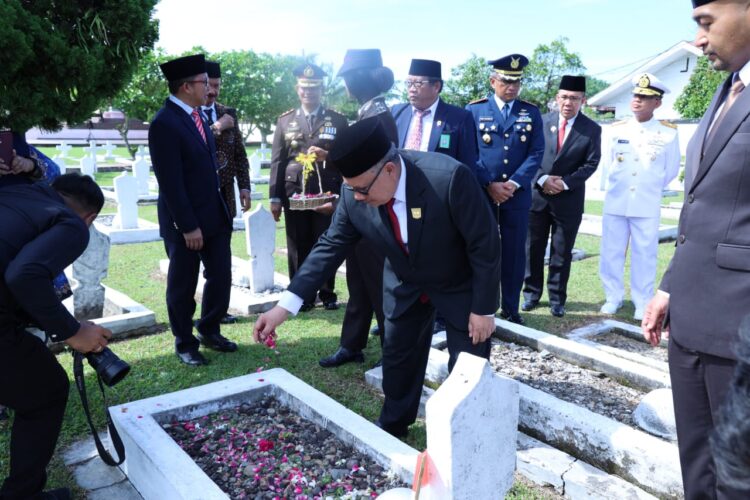 Ketua DPRD Sumbar, Muhidi menghadiri upacara peringatan Hari Pahlawan Tahun 2024. IST