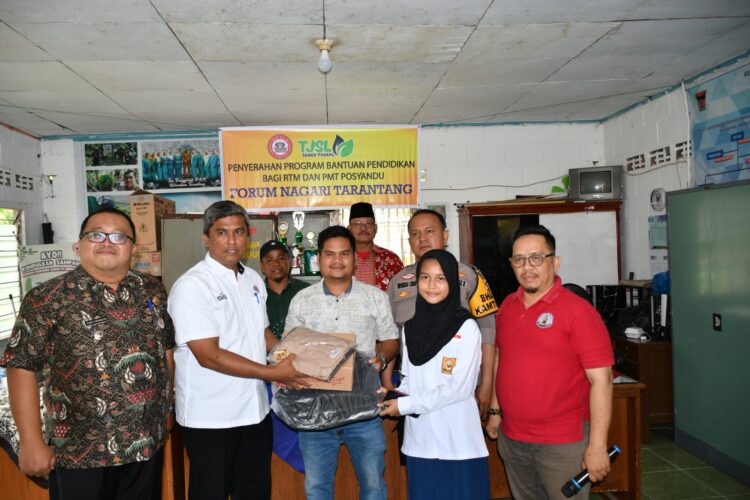 PT Semen Padang, melalui Forum Nagari Kelurahan Tarantang, menyalurkan Dana Tahap I untuk tiga program sosial di Tahun 2024. Program tersebut mencakup bantuan perlengkapan pendidikan bagi Rumah Tangga Miskin (RTM), Pemberian Makanan Tambahan (PMT) Posyandu, serta bantuan penunjang Posyandu Lansia. IST