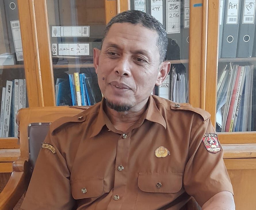 Masyarakat Jorong Pulai Nagari Magek mendesak Camat Kamang Magek untuk memproses pemecatan wali jorong diduga telah menggelapkan uang