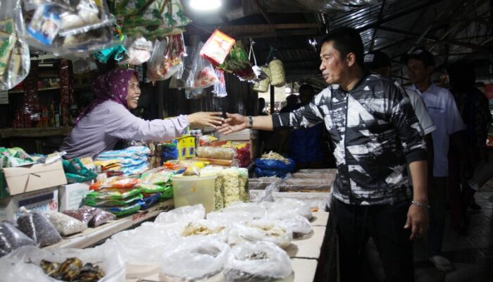 Ekos Albar Blusukan ke Pasar Parak Laweh, Emak-emak Antusias, Pedagang Sumringah