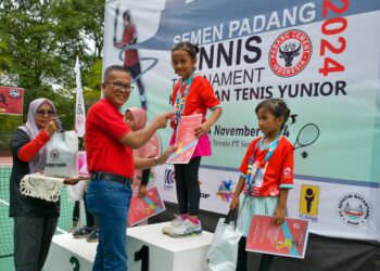 Dirut PT Semen Padang Tutup Kejurnas Tenis Junior