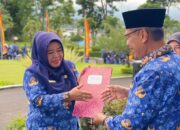 Kepala SDN 04 Garegeh Terima Penghargaan