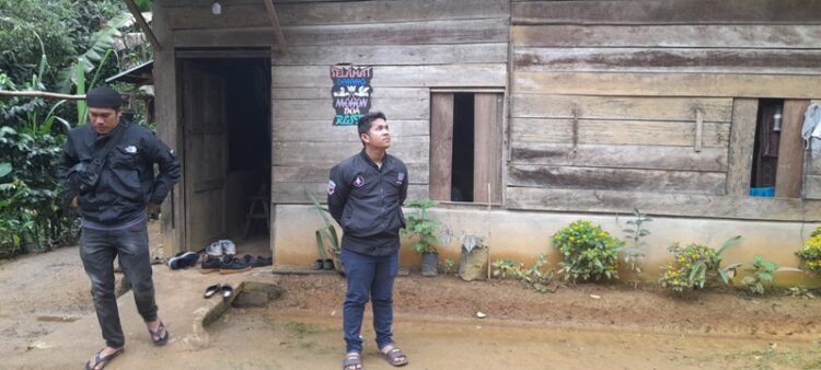 Deretan rumah di Bukit Terapung Jorong Pagadih Mudiak Palupuah berharap aliran listrik PLN secara resmi masuk ke rumah. YURSIL