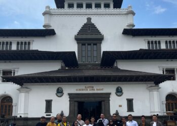 OJK Sumbar Bawa Awak Media Gathering ke Jabar