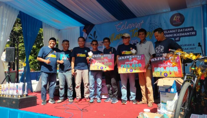 Puncak HUT Ikasmantri ke-43  Bertabur Hadiah