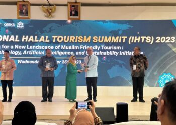 Bertabur Prestasi dan Pujian, Pariwisata Halal Sumbar Siap Mendunia