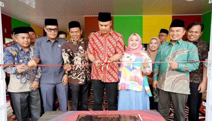 Resmikan Perpustakaan Nagari Padang Sibusuk, Benny Dwifa: Pentingnya Ilmu Pengetahuan bagi Masyarakat dan Kemajuan untuk Nagari melalui Budaya Membaca