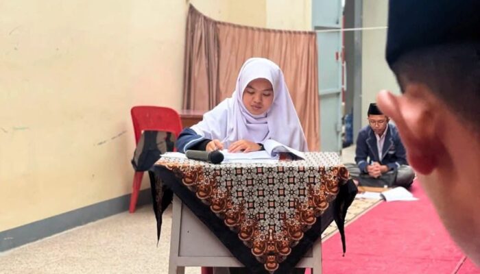 Syarat Lulus, Santri Ponpes Al-Irsyad Bukittinggi Buat Karya Ilmiah