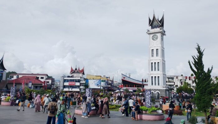 Jam Gadang Bukitinggi Dibuka pada Malam Tahun Baru