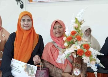 Peringati Hari Ibu, Nevi Zuairina Galakkan Lomba Merangkai Bunga
