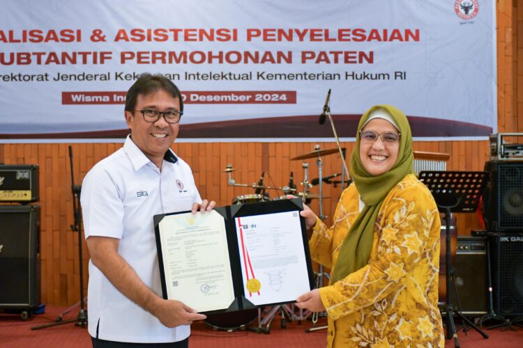 PT Semen Padang menerima Sertifikat Paten Sederhana dari Direktorat Jenderal Kekayaan Intelektual, Kementerian Hukum Republik Indonesia untuk Invensi dengan Judul Alat Akordeon untuk Pengisian Semen Curah dari Silo dengan Nomor Paten IDS000009095. IST