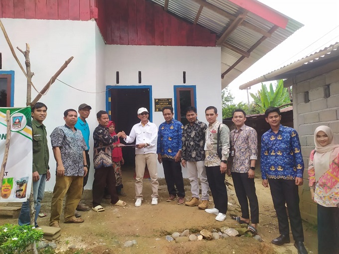 Incasi raya group melalui anak perusahaan di Kabupaten Dharmasraya mengucurkan CSR untuk pembangunan dua rumah warga di Dharmasraya.