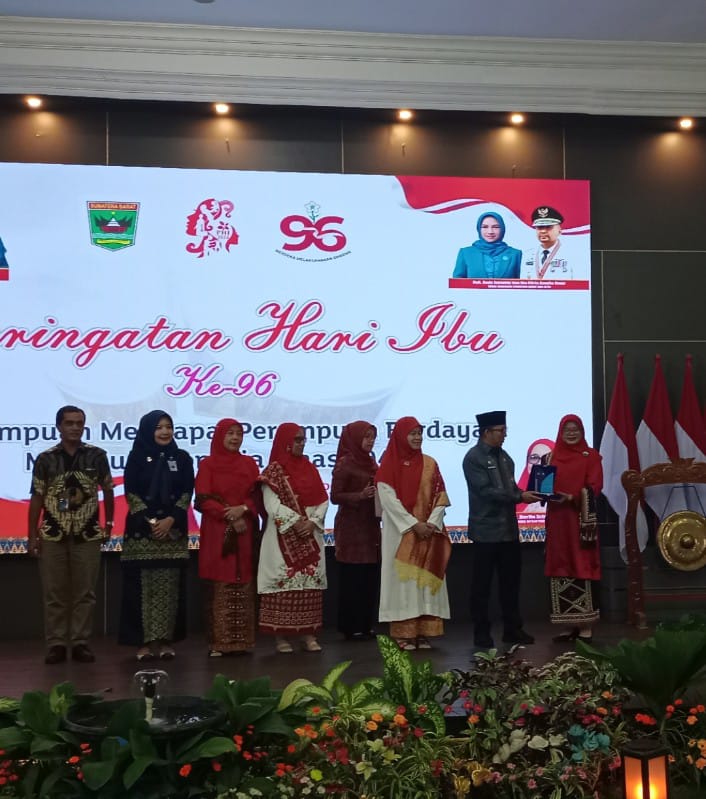 Prestasi membanggakan kembali ditorehkan oleh Kabupaten Padang Pariaman dalam peringatan Hari Ibu (PHI) Provinsi Sumatera Barat. 