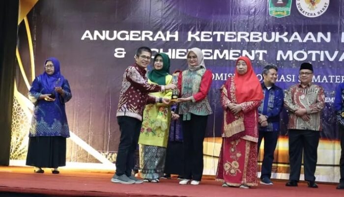 Sekretariat DPRD Sumbar Pertahankan Predikat OPD Informatif