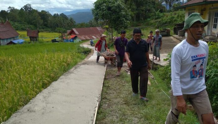 Berkat Bantuan Perantau, Pembangunan Jalan Lurah Sapan Kembali Dilanjutkan