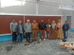 Kepala Dinas Pertanian Kabupaten Solok, Kenedy melakukan kunjungan kerja ke kelompok tani Bukik Okoh Salimpek, Selasa (24/12/2024)