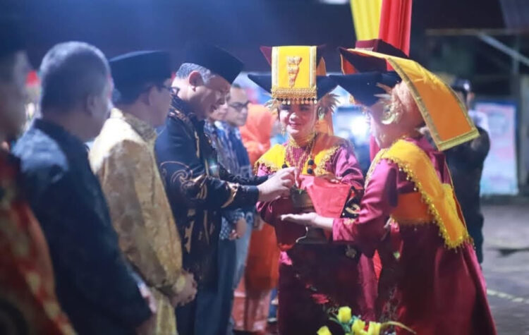 Solok Creative Festival Tahun 2024 menjadi puncak kemeriahan peringatan HUT Kota Solok ke-54 yang di Pelataran Parkir Belibis Green Park, Jumat (13/12) malam.IST