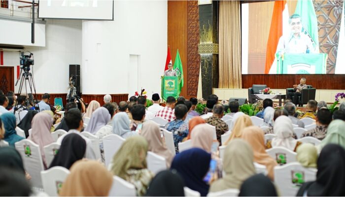 Menteri Ketenagakerjaan Narasumber Studium Generale di UNAND