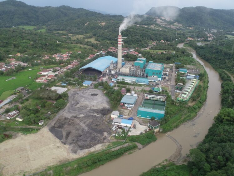Aktivitas PLTU Ombilin di Desa Sijantang Koto, Kecamatan Tawali, Kabupaten Sawahlunto terpantau lewat drone, beberapa waktu yang lalu. PTUN Jakarta menolak gugatan LBH Padang kepada KLHK untuk mencabut izin lingkungan PLTU Ombilin. IST/LBH PADANG
