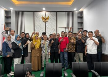 Kominfotik, KI dan PJKIP Sumbar Perkuat Edukasi Keterbukaan Informasi Publik 2025