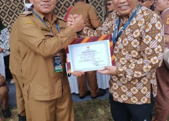 Nagari Lareh Nan Panjang Selatan Raih Penghargaan Sebagai Desa Sadar Hukum dalam Peringatan Hari Desa Nasional Pertama
