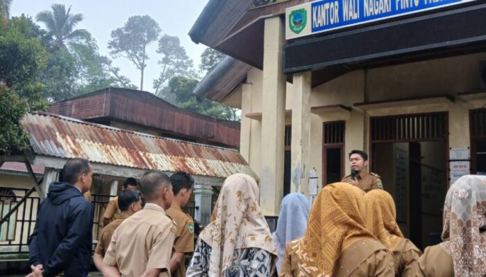 Wali Nagari Sosialisasi Permendes pada Perangkat Nagari Pintu Padang