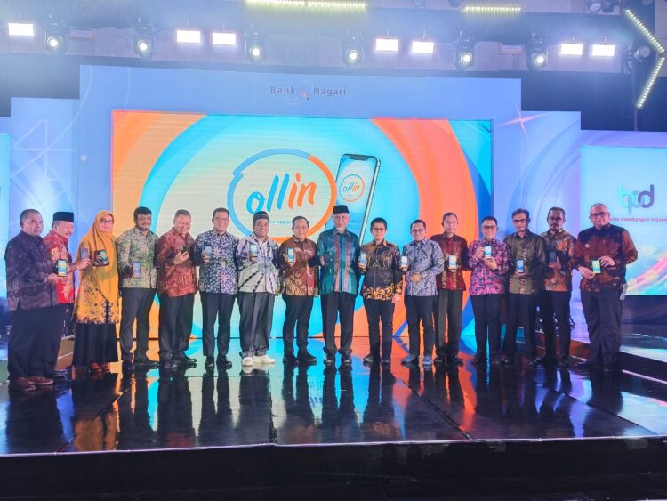 Acara Grand Launching Super Apps Ollin by Nagari dan Penarikan Undian Tabungan Berhadiah Bank Nagari di The ZHM Premiere Hotel, Kamis (23/1). AFRIANITA