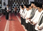 Gubernur Kukuhkan Pengurus Masjid Raya Sumbar