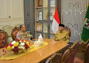 Gubernur Mahyeldi menerima kunjungan Kapolda Irjen Pol Gatot Tri Suryanta di Istana Gubernuran. IST