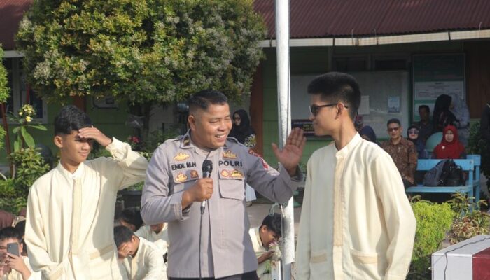 Bidhumas Polda Sumbar Gelar Sosialisasi Bijak Bermedia Sosial di SMAN 2 Padang