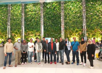 Belasan Atlet Tenis Sumbar Bertolak ke Jakarta Ikuti Kejurnas KU 16 dan Antar Pengurus Pelti Se-Indonesia