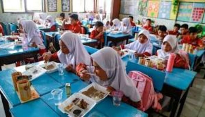 Persiapan Belum Rampung, Program Makan Bergizi Gratis di Sumbar Ditunda
