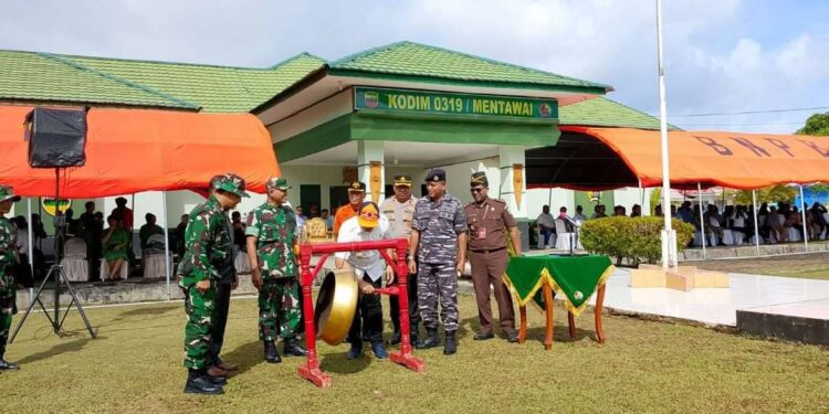 1.	PJ Bupati Kepulauan Mentawai Fernando J Simanjuntak resmi membuka kegiatan TMMD ke-123 yang di laksanakan di Lapangan Kodim 0319 Mentawai, Rabu (19/02).
