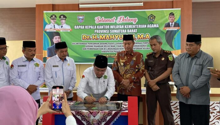 Gedung Pusat Layanan Haji dan Umrah Terpadu Kemenag Pasbar Diresmikan
