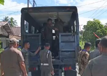 Pastikan Tak Ada Pelajar Bolos, Satpol PP Pariaman Gelar Razia