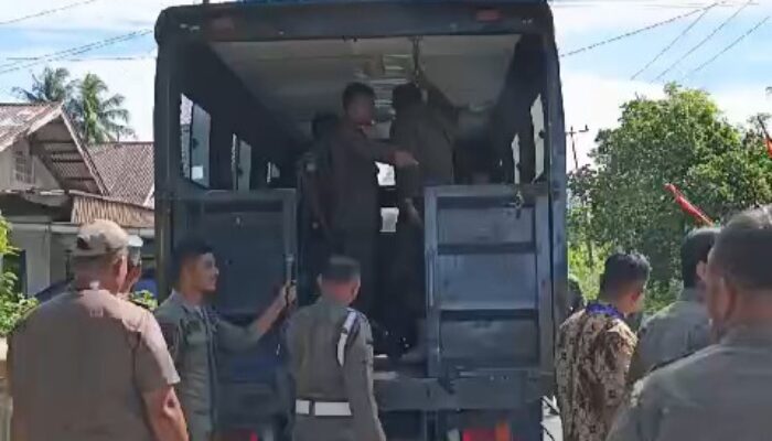 Pastikan Tak Ada Pelajar Bolos, Satpol PP Pariaman Gelar Razia