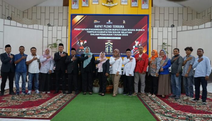 KPU Solok Selatan Tetapkan Khairunas – Yulian Efi sebagai Pemenang Pilkada 2024