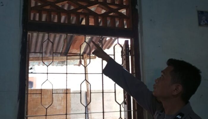 Diduga Putus Cinta, Pria Nekad Gantung Diri