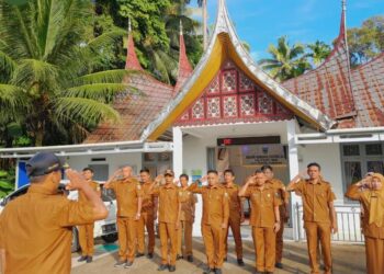 Perangkat Nagari Gunung Padang Alai Gelar Apel Pagi, Deri Alpendo: Junjung Tinggi Rasa Disiplin
