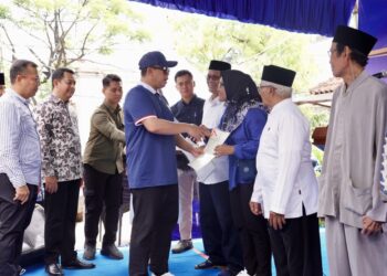 Serahkan Sertifikat pada Masyarakat Kampung Nelayan Muara Angke, Menteri Nusron: Sudah Memiliki Kekuatan Hukum yang Kuat