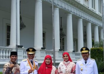 Ketua Umum BMPS Sumbar Langsung Berikan Ucapan Selamat pada Gubernur dan Wagub di Istana Kepresidenan