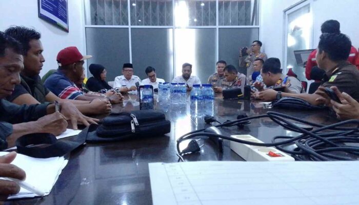 Masyarakat Nagari Kapalo Hilalang Geruduk PT HKI, Tuntut Kompensasi Dampak Tol Padang-Sicincin!