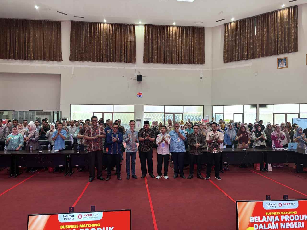 PT Ayooklik JBros Teknologi bersama Pemerintah Kota Padang menggelar acara Business Matching Belanja Produk Dalam Negeri, di Balai Kota Air Pacah, Padang, Kamis (27/2/2025). FARDIANTO