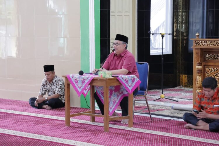 Ketua DPRD Sumbar, Muhidi saat menjemput aspirasi masyarakat Korong Gadang. IST