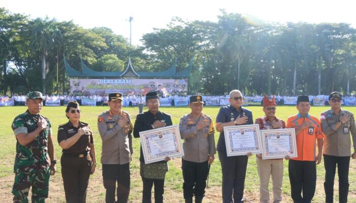 Ungkap Kasus Tawuran dan Balap Liar di Padang, Tim Klewang Satreskrim Polresta Padang Terima Penghargaan dari Kapolda Sumbar