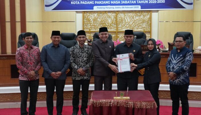 DPRD Padang Panjang Gelar Paripurna Pengumuman Hendri-Allex Jadi Wako-Wawako Terpilih