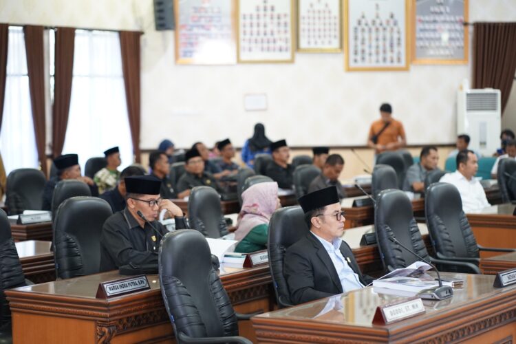 1.	Dewan Perwakilan Rakyat Daerah (DPRD) Kabupaten Agam menggelar Rapat Paripurna Penyampaian Laporan Keterangan Pertanggungjawaban (LKPJ) Pemerintah Daerah Tahun Anggaran 2024. IST