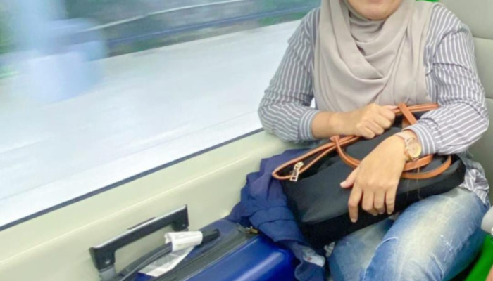 Kembali Torehkan Prestasi, Afrianita Juara Lomba Karya Tulis Bank Mandiri dan Bank Nagari