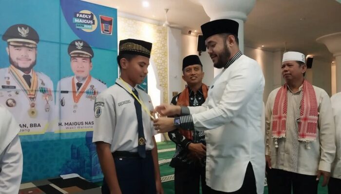 Wako Fadly Amran Buka Pesantren Ramadan di Masjid Nurul Iman